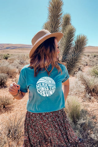 Here Comes the Sun Tee - Aqua