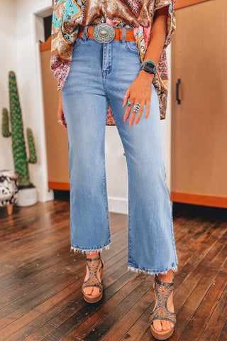 Frayed Bottom Cropped Jeans - Light Wash