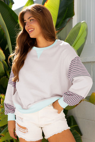 Weekend Vibes Fall Sweatshirt - Delicate Lavender