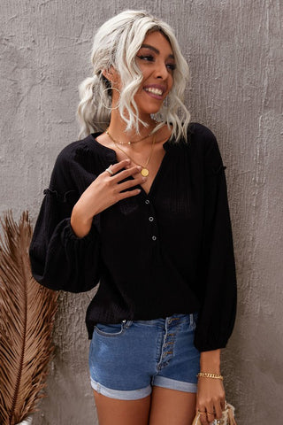 V-Neck Crinkle Top - Black