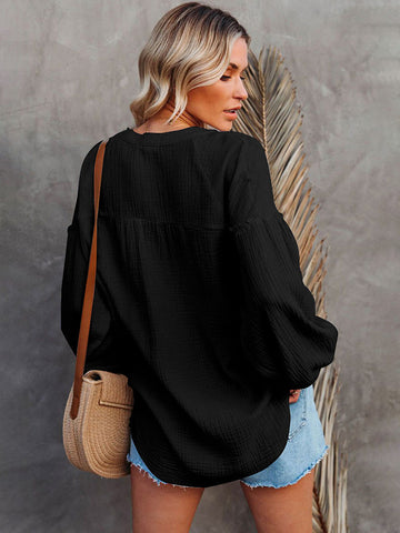 V-Neck Crinkle Top - Black